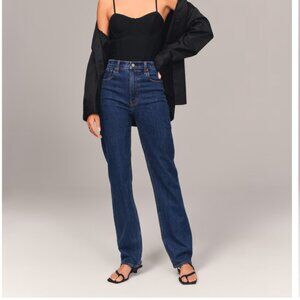 Abercrombie Ultra High Rise 90s Straight Jean, Dark wash, Size 28